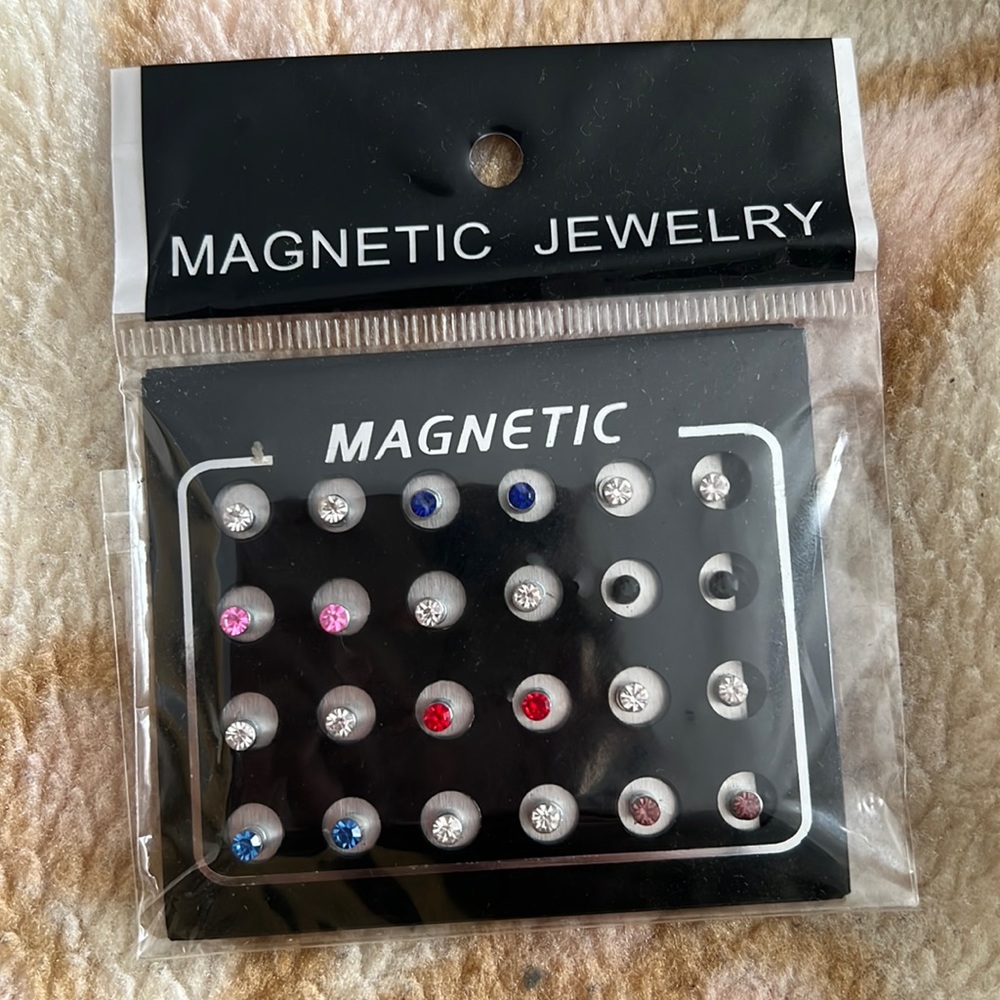 Magnetic jewelry